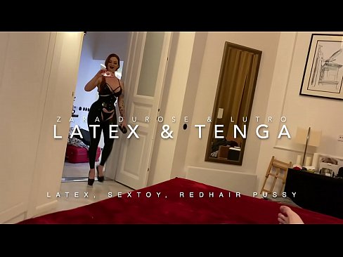 ❤️ Dada wa kambo mwenye kichwa chekundu akiwa amevalia vazi la latex alilobanwa na kaka wa kambo ️❌ ☑